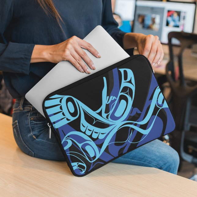 Black Blue Haida Eagle Thunder Bird Native Art Laptop Fodral (Skapare uppladdad)