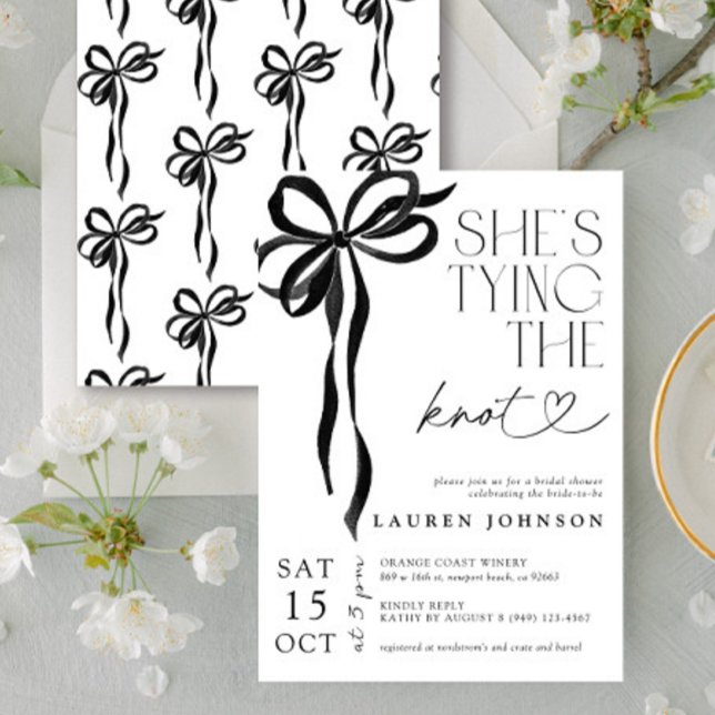 Black Bow Hon är Gifter sig Möhippa Inbjudningar (Easily personlize this sweet bridal shower invite for the perfect celebration of the bride-to-be!)