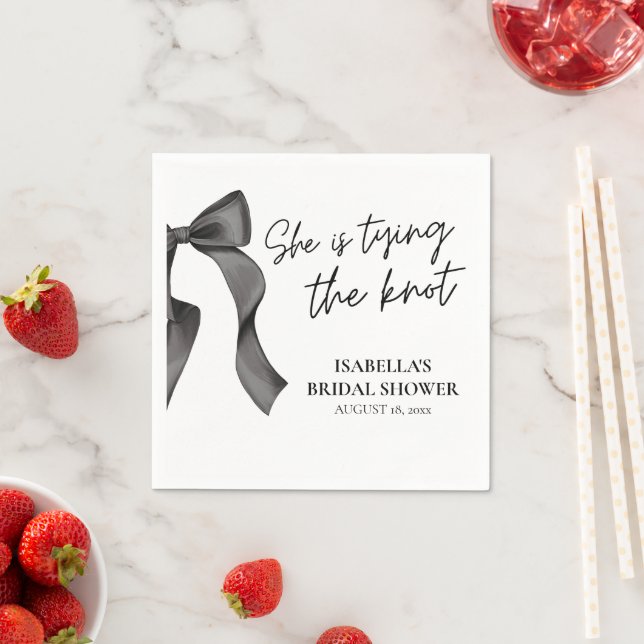 Black Bow She's Tying the Knot Bridal shower Pappersservett (Insitu)