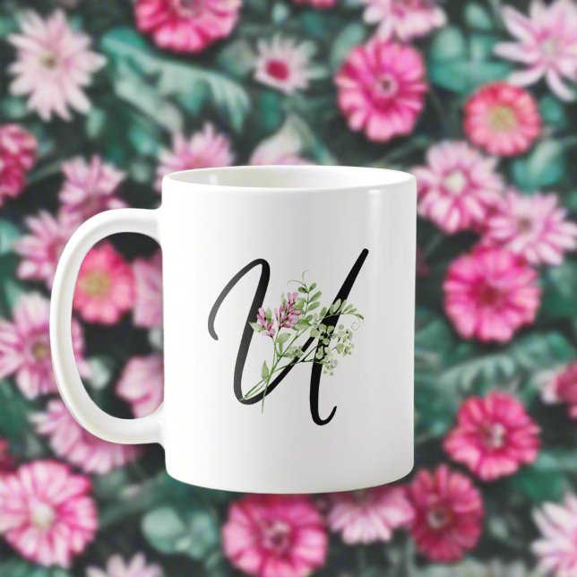 Black Brev ’U’ Typography Löv & Flowers Kaffemugg (Skapare uppladdad)