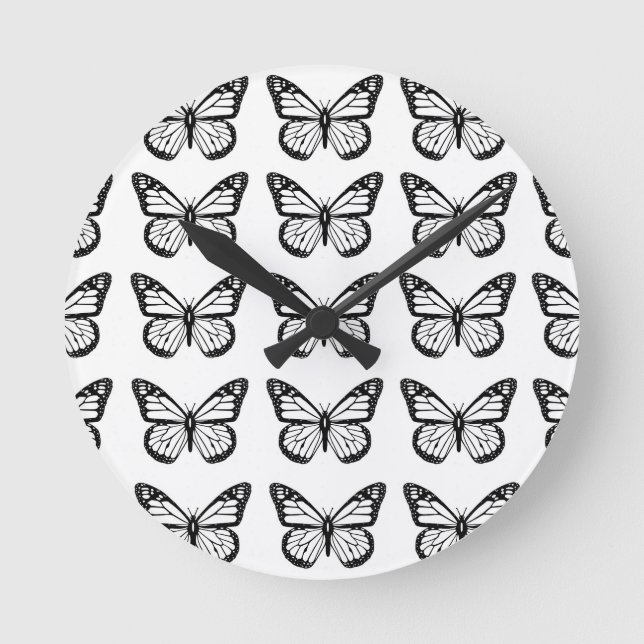 Black Butterfly Stencils Rund Klocka (Framsida)