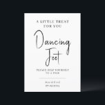 Black Calligraphy Bröllop Dance Feet Pedestal Inv Inbjudningar<br><div class="desc">Svart kallkalligrafi Bröllop Dance Feet Pedestal Inbjudan att dansa Feet Bröllop Bord Mottagningsskylt,  Hjälp dig själv till Flinflip flops,  Personlig Minimalist Stationery,  utskriven</div>