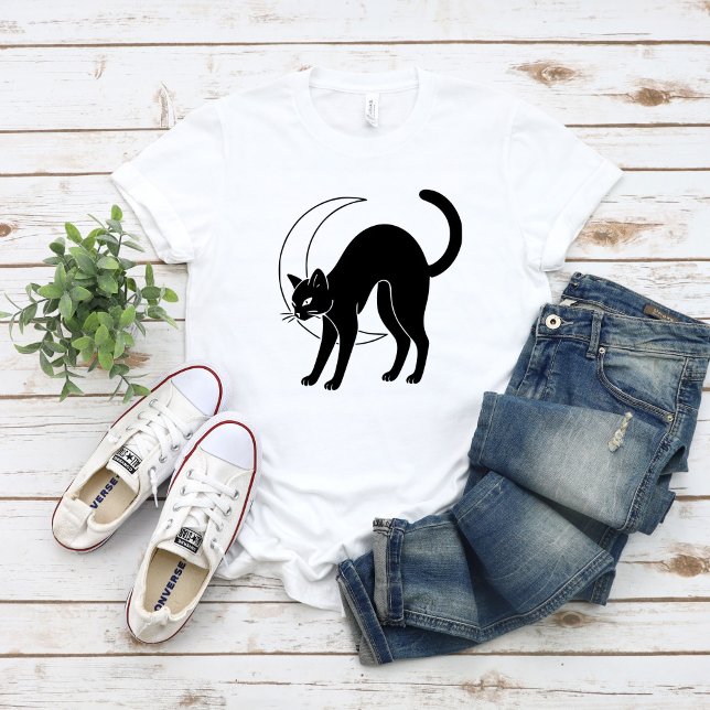 Black Cat and Crescent Moon Line Art T Shirt (Skapare uppladdad)