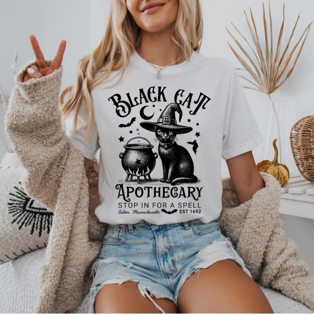 Black Cat Apothecary Wiccan Grimoire Halloween T Shirt (Skapare uppladdad)