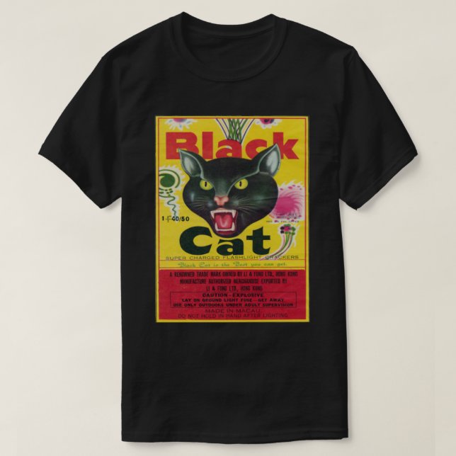Black Cat Firecrackers Classic T-Shirt (Design framsida)