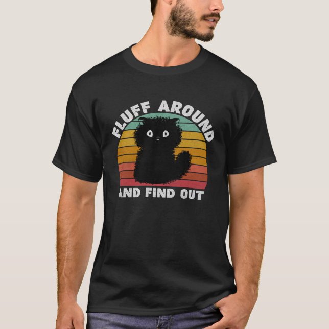 Black Cat Fluff Runt och ta reda på barn Manar Kvi T Shirt (Framsida)