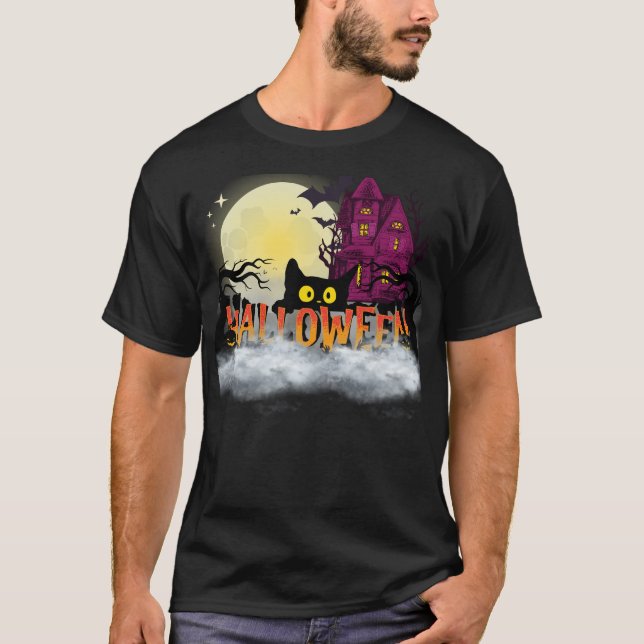 Black Cat & Haunted House – Halloween Night Design T Shirt (Framsida)