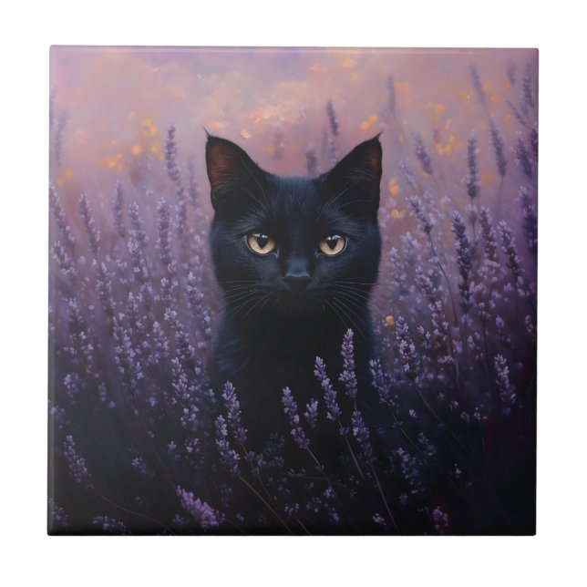 Black Cat i Lavender Fält Illustration Kakelplatta (Framsidan)