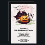 Black Cat Kids Halloween Birthday-Inbjudningskort<br><div class="desc">Halloween födelsedagsfest inbjudan har fladdermöss i himlar som flyger ovanför en skrämt svart katt och en läcker jack eller lera. Roligt för barn Halloween-födelsedagsinbjudningar, Halloween-festinbjudningar eller tillfälle. Dessa prisvärda inbjudningskort trycks på 110 lb pappert. **VITE ENVELOPES ÄR FRIVILLIGA PÅ ORDERSIDAN. Se till att kontrollera din beställning dubblan innan du lägger...</div>