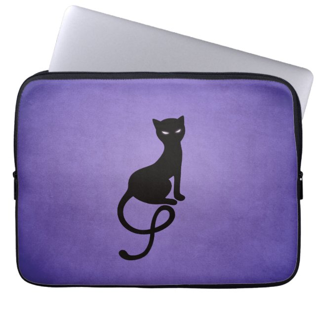 Black cat lila gothic laptop sleeve (Framsidan)