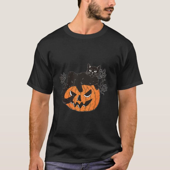 Black Cat On Pumpkin For Cat Halloween T Shirt (Framsida)
