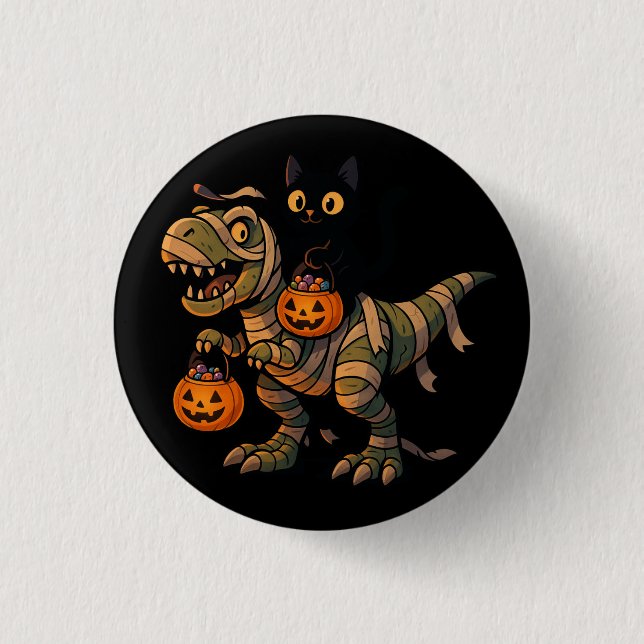 Black Cat Riding Mummy T-Rex - Cute Halloween Dino Knapp (Framsida)