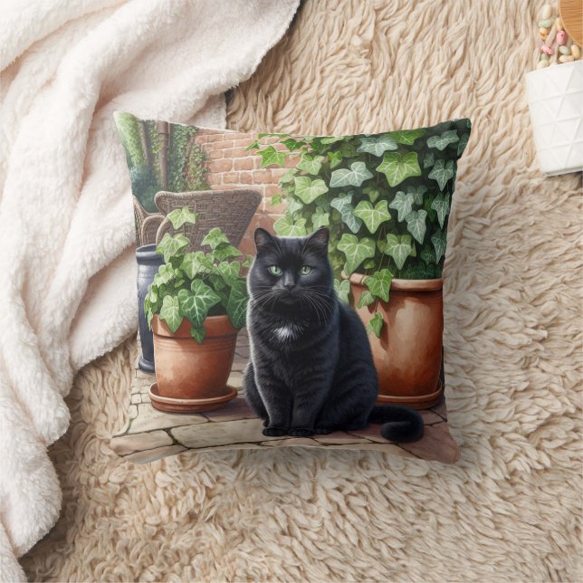 Black Cat Sitta av Ivy Plants Cat Lover Kudde (Filt)