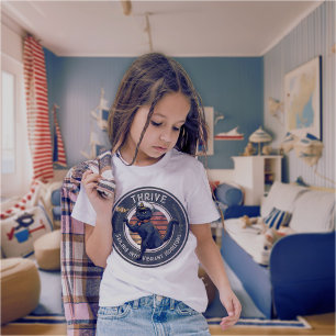 Black Cat Sunset: En resa till THRIVE Kids' T Shirt