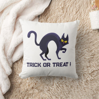 Black Cat Trick or Treat Halloween Throw Pillow Kudde