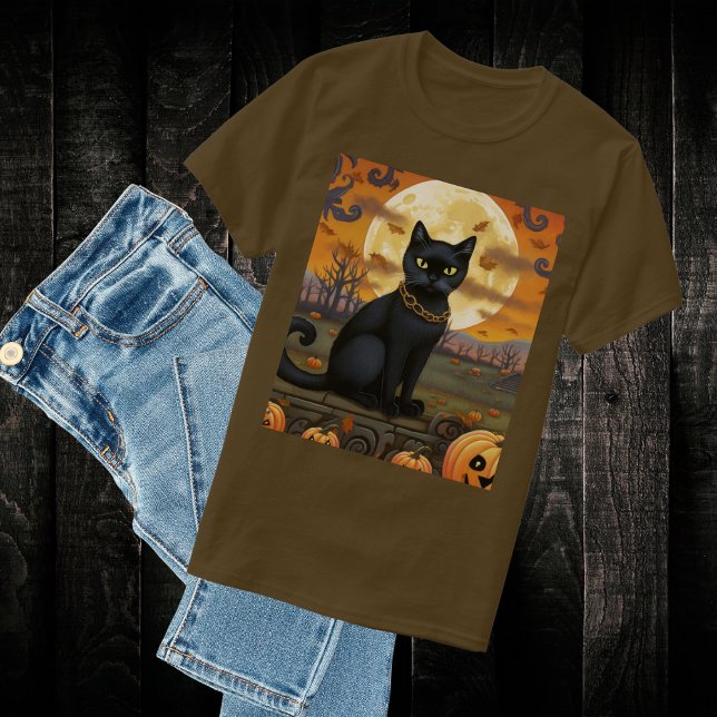 Black Cat Underneath a Harvest Måne och Pumpkins T Shirt (Black Halloween kitty underneath a harvest moon T-Shirt.  For a ghoulish night out on Halloween.)