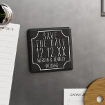 Black Chalkboard Bröllop spara datum Magnet<br><div class="desc">Den där faux chalkboard? Behandla dina gäster till dessa kylmagneter med din bröllop-dejt. Fungerar bäst på fyrkantig magnet men skulle också fungera på den runda.</div>
