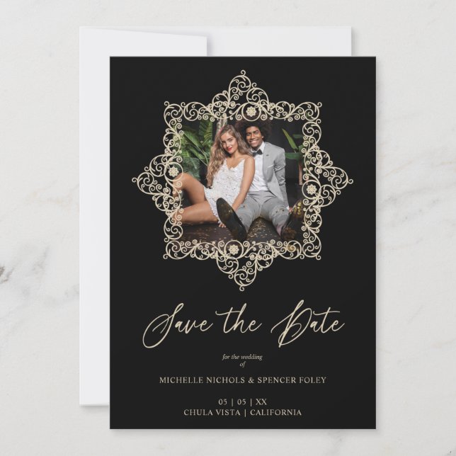 Black Chic Flourish Ornament Lace Effect Photo (Framsida)