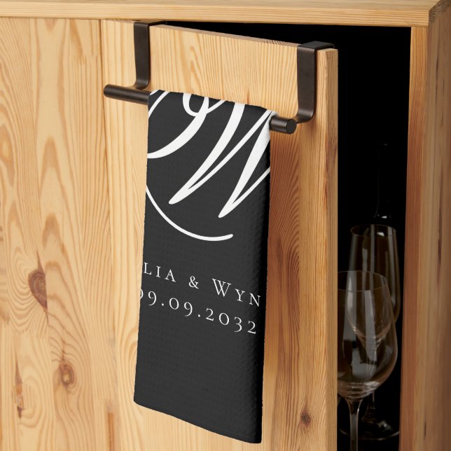 Black Chic Monogram Bröllop Kökshandduk (Thirds Fold)