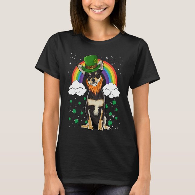 Black Chihuahua St Patricks Day Leprechaun T Shirt (Framsida)