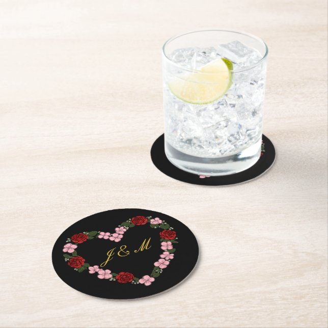 Black coasters with a pink and red heart underlägg papper rund (Insitu)