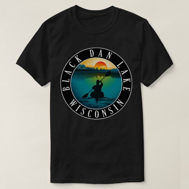 Black Dan Sjö Wisconsin Kayaking T Shirt (Design framsida)