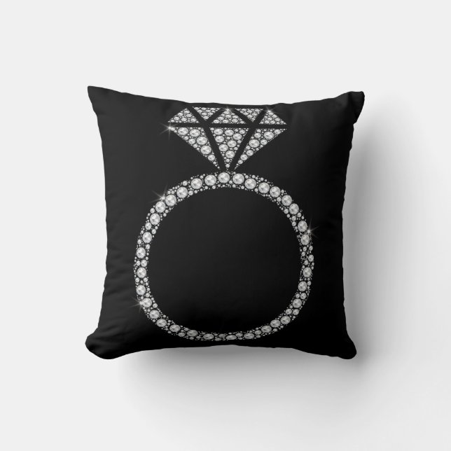 BLACK DIAMOND RING CUSHION BRÖLLOP KUDDE (Framsida)