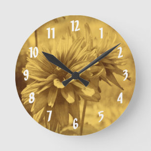 Black Eyed Susan Daisy Flower in Sepia Rund Klocka