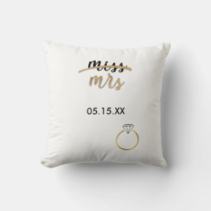 Black & Faux Gold Foil Miss Namn Date Pillow Kudde