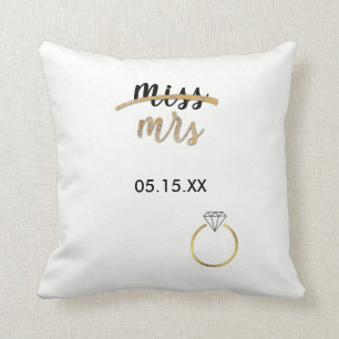 Black & Faux Gold Foil Miss Namn Date Pillow Kudde