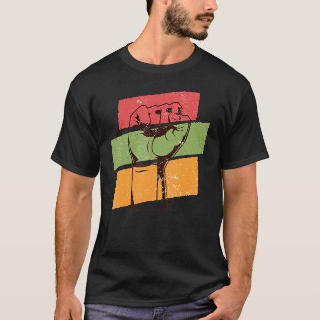 Black Fist Shirt African American Pride Black Hist T Shirt (Framsida)