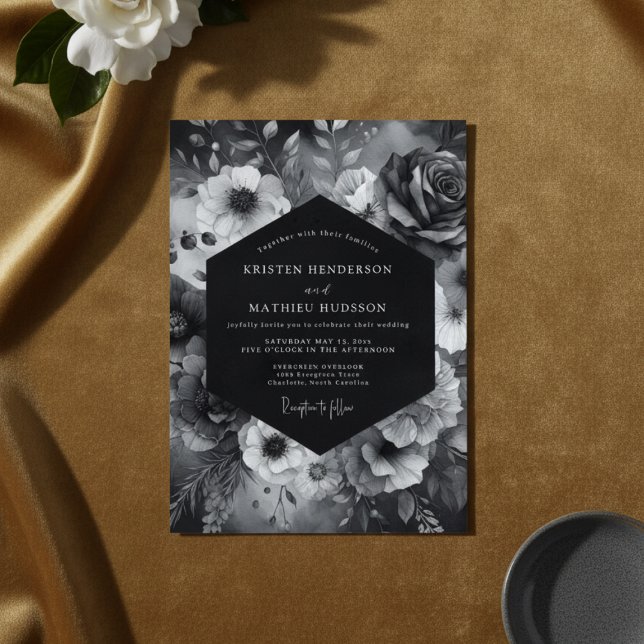 Black Floral Dramatic Bloom Wedding Inbjudningar (Skapare uppladdad)