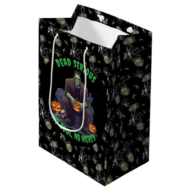 🖤 Black Frankenstein Halloween Gift Bag 💀 🎃 (Framsidan Vinklad)