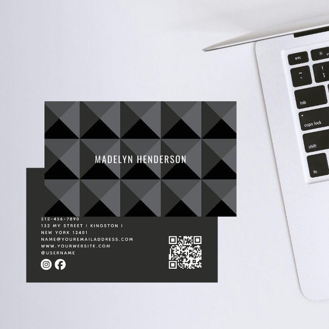 Black Geometric Modern Bold Abstrakt QR-kod Visitkort (Skapare uppladdad)