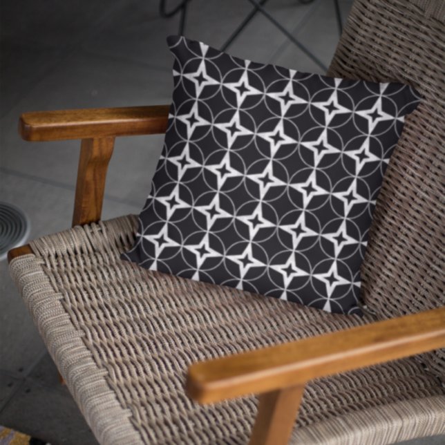 Black Geometric Mönster Kudde (Skapare uppladdad)