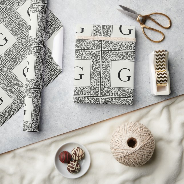 Black Geometric och Cream Monogram Presentpapper (Hantverk)