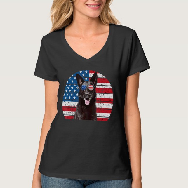 Black German Shepherd American Flagga 4 juli GSD D T Shirt (Framsida)