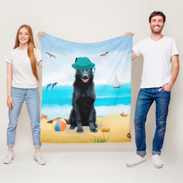 Black German Shepherd Hund på Beach Fleecefilt (På plats)