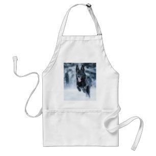 Black German Shepherd i snö Duvet Cover Förkläde