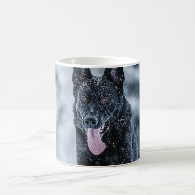 Black German Shepherd i snö Duvet Cover Magisk Mugg (Center)