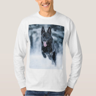 Black German Shepherd i snö Duvet Cover T Shirt