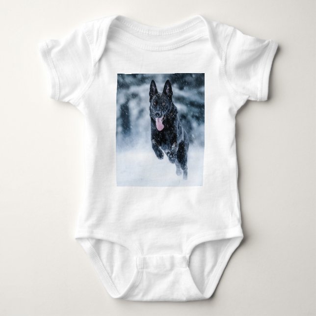 Black German Shepherd i snö Duvet Cover T Shirt (Framsida)