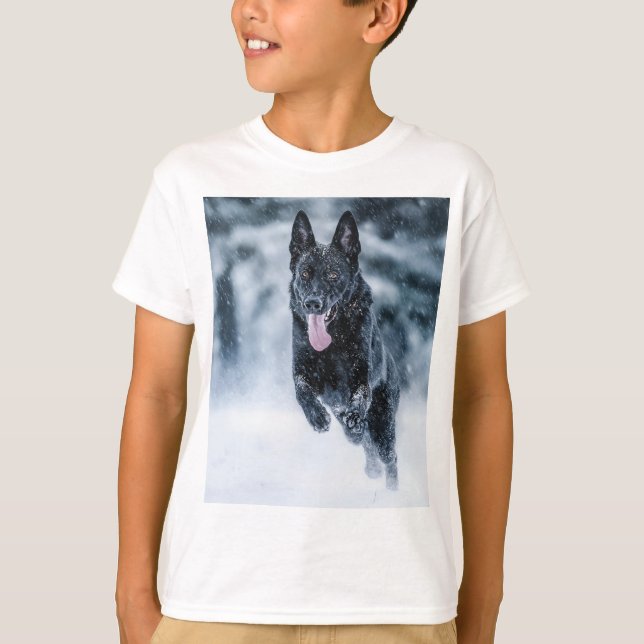 Black German Shepherd i snö Duvet Cover T Shirt (Framsida)
