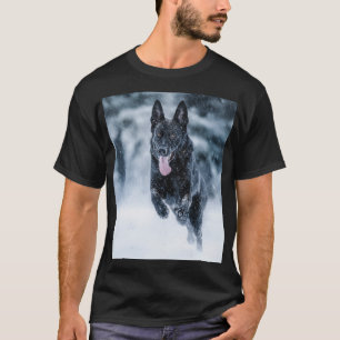 Black German Shepherd i snö Duvet Cover T Shirt