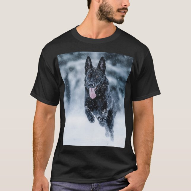 Black German Shepherd i snö Duvet Cover T Shirt (Framsida)