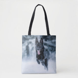 Black German Shepherd i snö Duvet Cover Tygkasse