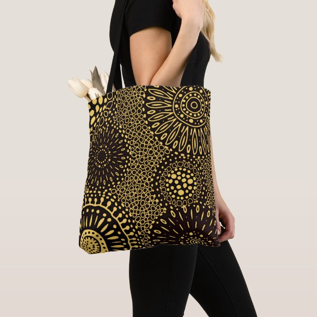 Black Gold Ethnic Floral Pattern Tote Bag Tygkasse (Närbild)