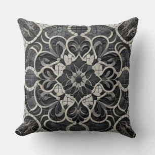 Black Gradient Mandala Mönster: Deep Mosaic Art Kudde