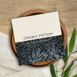 BLACK GRÅTT CERAMIC POTTERY GLAZED SPECKLED STRUKT FYRKANTIGT VISITKORT