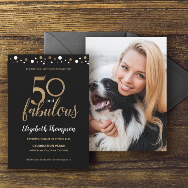 Black Guld Confetti 50 och fantastiska fotofödelse Inbjudningar (Customizable 50 and fabulous gold confetti elegant script photo invitation.)